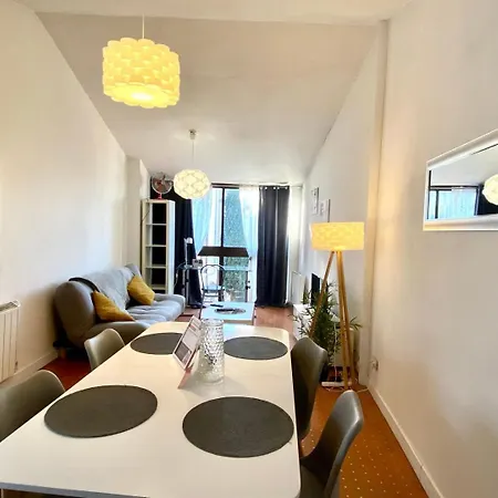Le Chene: Medieval District City Centre Apartamento